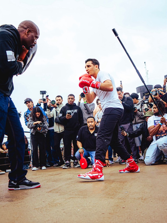 Julius Ballo at an open workout in front of a crowd